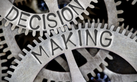 Heuristic decision making : how to decide in a complex and uncertain world?  