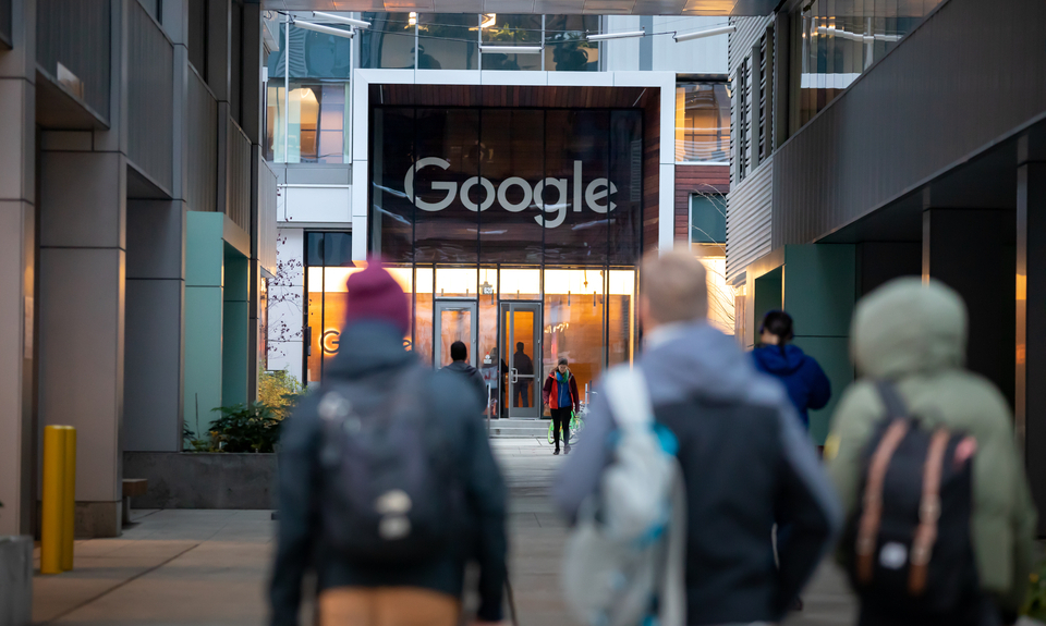 Forecasting the present: The role of Google data in assessing real-time economic conditions