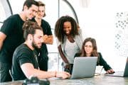 jeune travail entreprise